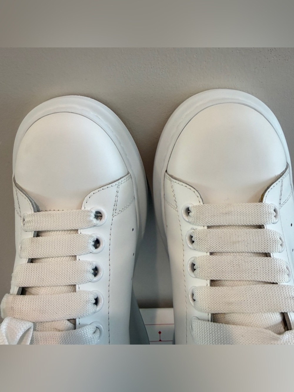 Alexander McQueen Women’s Oversized Sneakers White Gold Crocodile sz US 9.5 - Picture 4 of 16